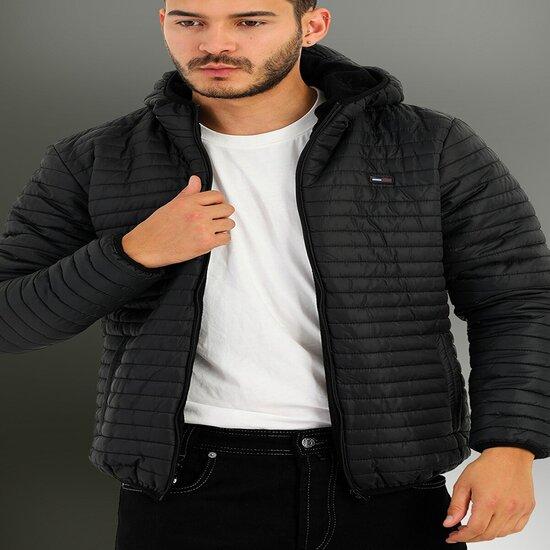 Schwarze wasser- und winddichte Herrenjacke mit Fleece-Innenseite