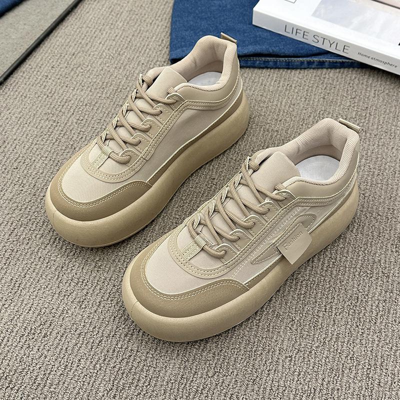 

Маленькие белые туфли на толстой подошве с большой головкой 2025 осень нишевые хорошо сочетающиеся туфли-хлебцы повседневные на шнуровке туфли-маффины милые спортивные туфли для скейтборда 35