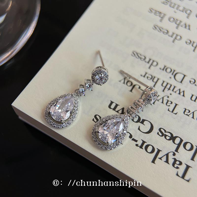 Thousand gold water drop zircon ear clips, no ear piercings, senior sense socialite temperament stud earrings,mosquito coil disc earrings.