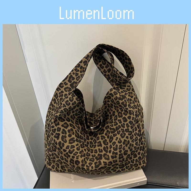 Blue Leopard Pattern Shoulder Bag Made Of Pu For Casual Outings And Fashion