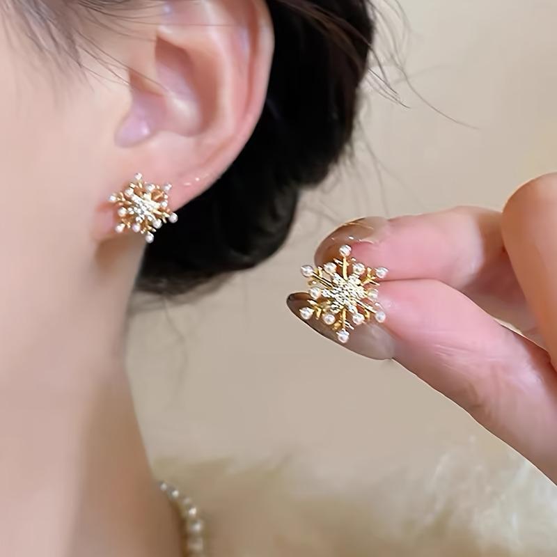 Exquisite Sparkling Zircon Imitation Pearl Snowflake Earrings for Women, Suitable for Women's Daily Party Zircon Gifts
