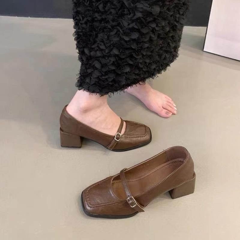 

Модные новые туфли на высоком каблуке для осени женские с квадратным носком с мелким вырезом на ремешке противоскользящие износостойкие на блочном каблуке 39