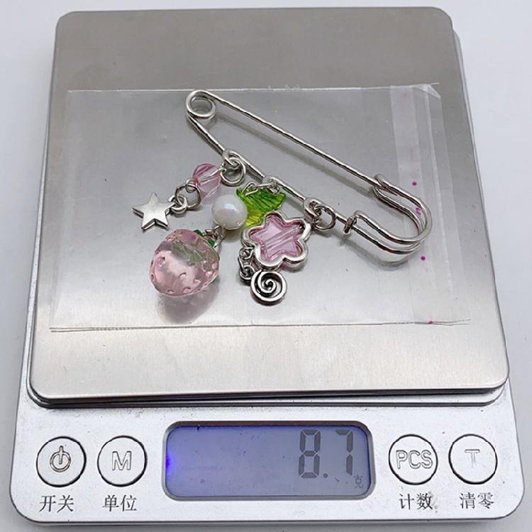 Süße Brosche Clip Einzigartige Verschlussnadel Kettenabzeichen Niedliche Brosche Erdbeernadel