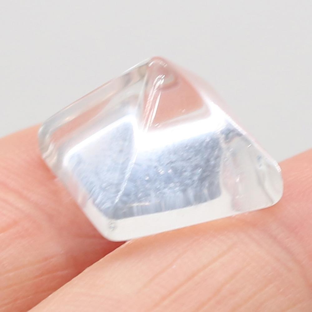 10Pcs Mini Healing Crystal Pyramid Decorative Ornament,Natural Stone with Four Sides Tapered,Reiki Crystal Point Home Decor Jewelry 14x14mm