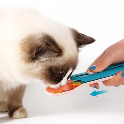 Cucchiaio per l'alimentazione degli animali domestici Spremi strisce per gatti Alimentatore per cibo liquido per cuccioli e gattini Mini apriscatole multiuso per animali domestici Forniture per l'alimentazione Cuccioli Gatti