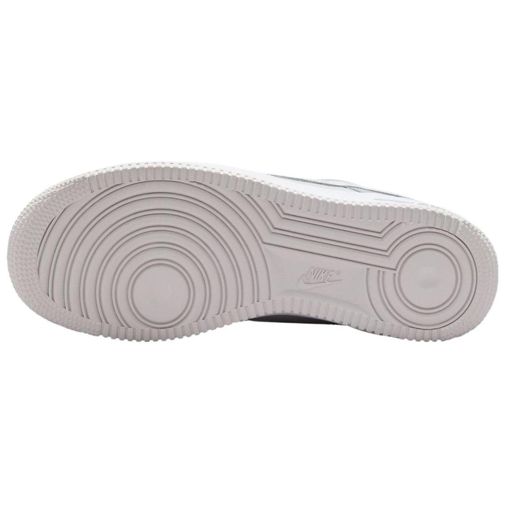 Nike Air Force 1 07 LV8 Wolf Grey Patent Herresneakers Hvit Vast-Grey HV9405-001