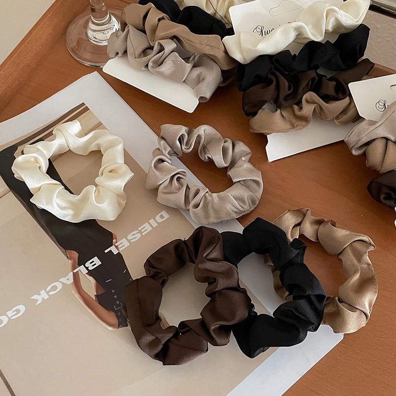 Elegant French Satin Scrunchie: High-End Autumn/Winter Hair Tie with High Elasticity