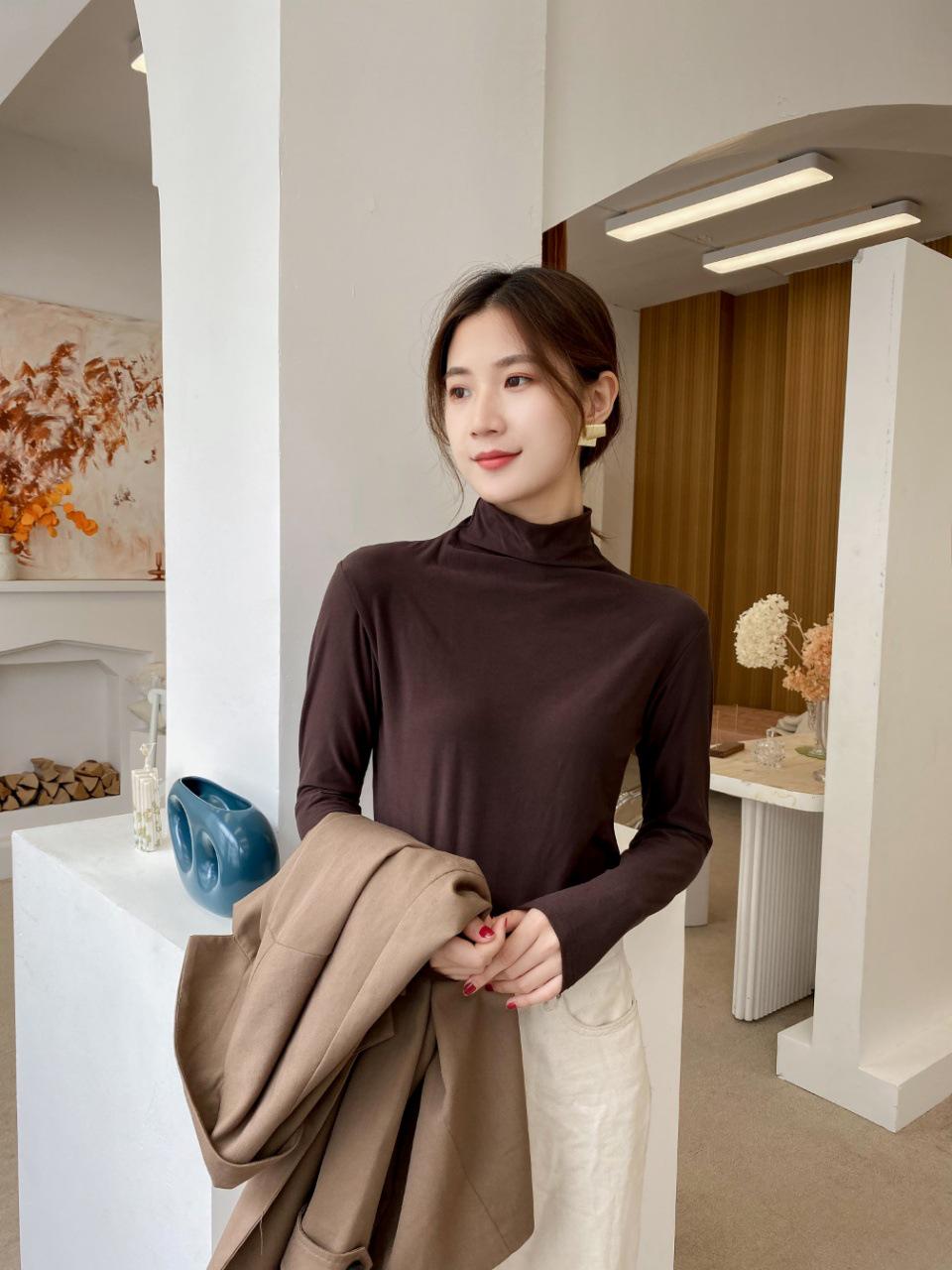 

Женская облегающая мягкая футболка с длинным рукавом и высоким воротом One Size (80-150 lbs)