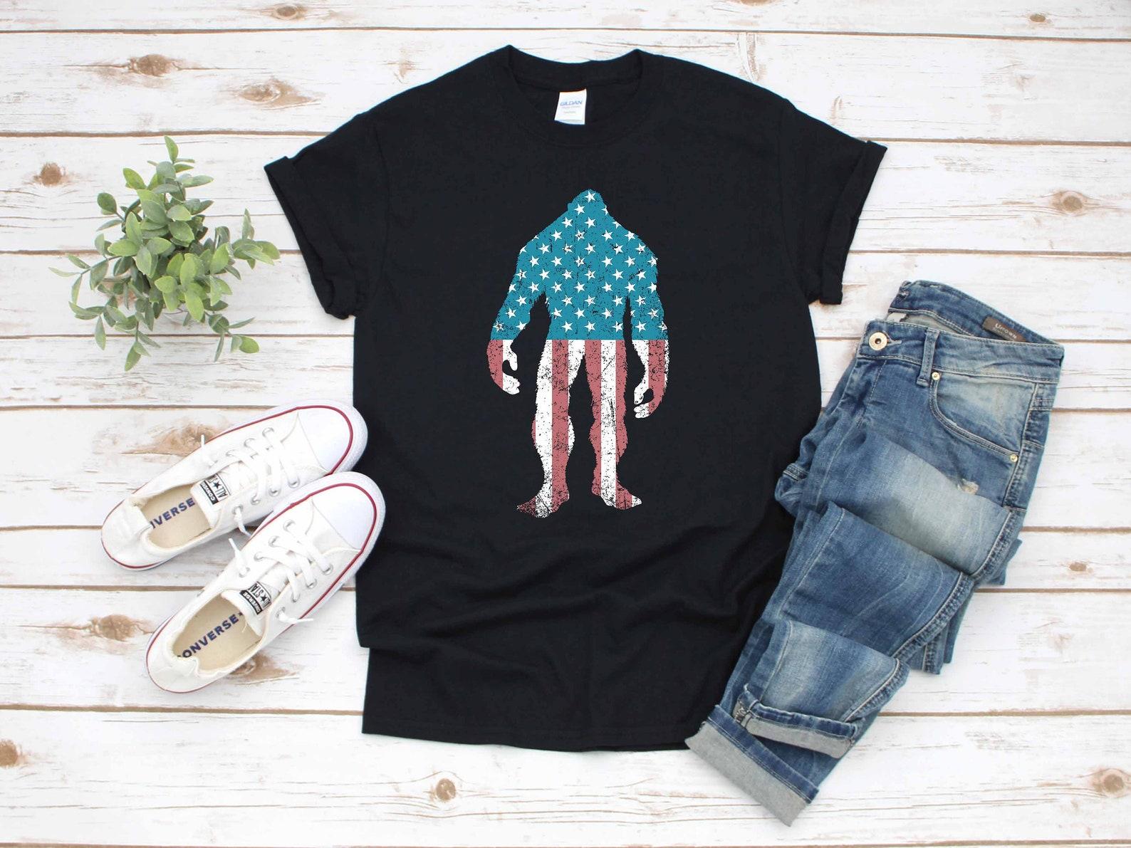 Bigfoot American Flag USA Sasquatch | T-Shirt | Tank Top | T-shirt | T-shirt |T-shirt | Apparel Gift 3XL
