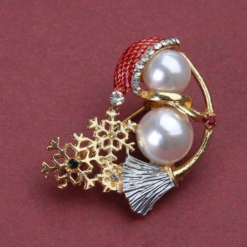 Elegant Christmas Snowman Brooch Stylish Pearls Breastpin Enamel Metal Lapel Pins for Women Festive Holiday Gift for Her