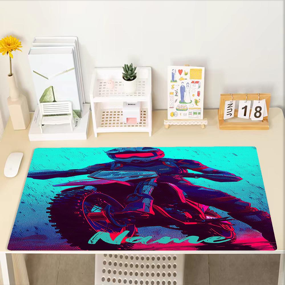 Tappetino Mouse Personalizzato Tema Moto da Fuoristrada, Base in Gomma Antiscivolo, Multifunzionale per Ufficio e Casa, Perfetto per Personalizzare lo Spazio di Lavoro.