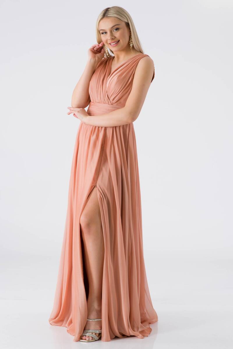 

Двубортное шифоновое вечернее платье с вырезом на спине и низкой спинкой Brick DOLLY