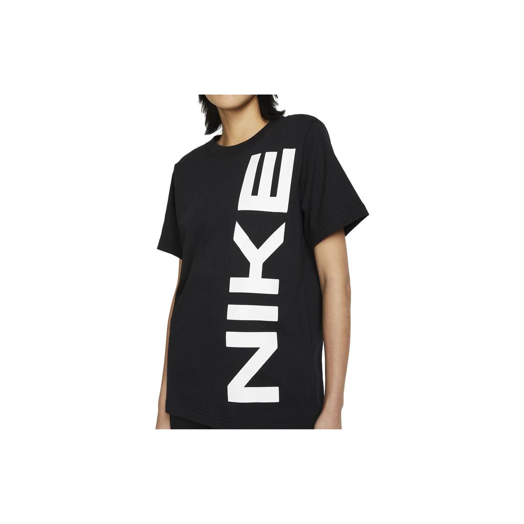 Nike T Shirts Women's Black Crew Neck Moderate Straight Fit FD2564-010