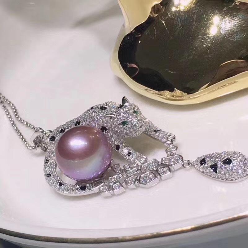 Pearl & Leopard Gold-Plated Brooch Pendant - Dual-Purpose Fashion Accessory