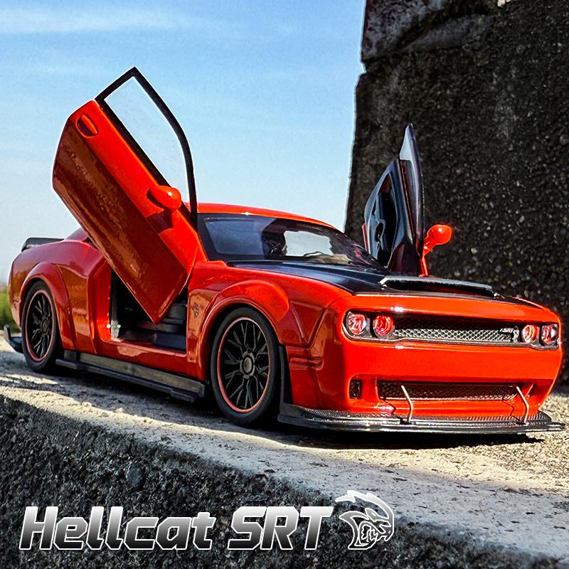 New 1/32 Challenger SRT Hellcat 2024 Alloy Car Model Sound and Light Pull Back Children's Toy Collectibles Birthday Gift