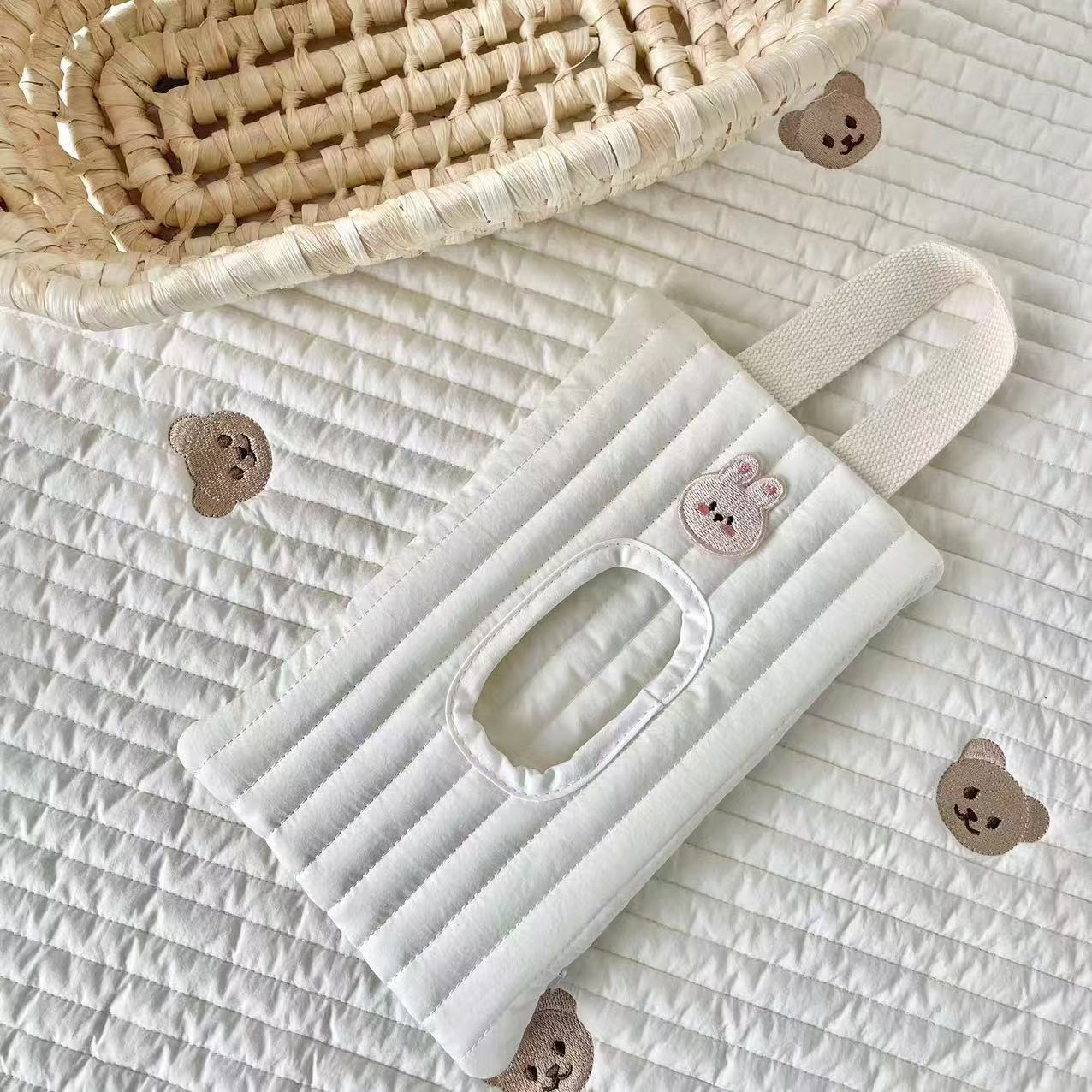 

Портативная детская коробка для салфеток, чехол для влажных салфеток, откидная крышка, подвесная сумка для автомобиля, коляски, держатель для бумаги, хранение, съемная коробка для салфеток