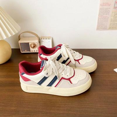 Chic im Hongkong-Stil Lederoberfläche weiße Schuhe Damen 2024 beliebt vielseitig Sport- und Freizeit-Board-Schuhe Student Laufschuhe Damenschuhe