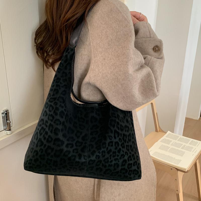 Leopard print bag women's 2025 new super fire exquisite leopard print commuter women's bag large capacity tote bag shoulder large bag