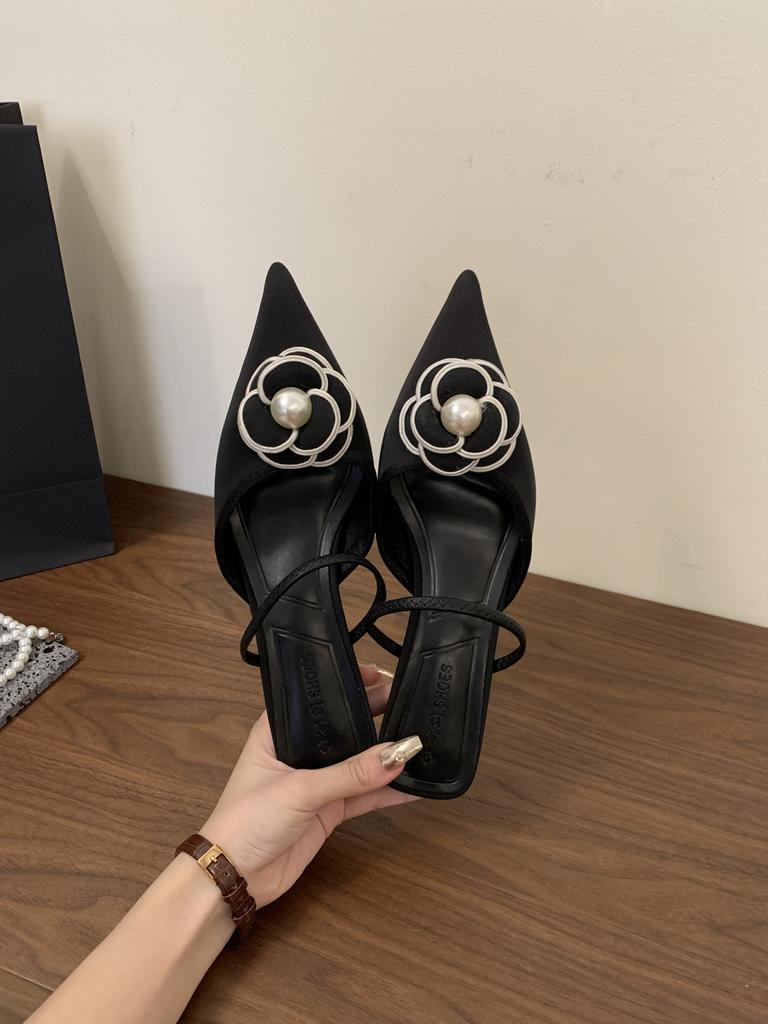 2025 New Spring and Summer Korean Version French Xiaoxiangfeng Temperament Niche Commuting Single Shoes Women's Shoes Flower Pointed Shoes