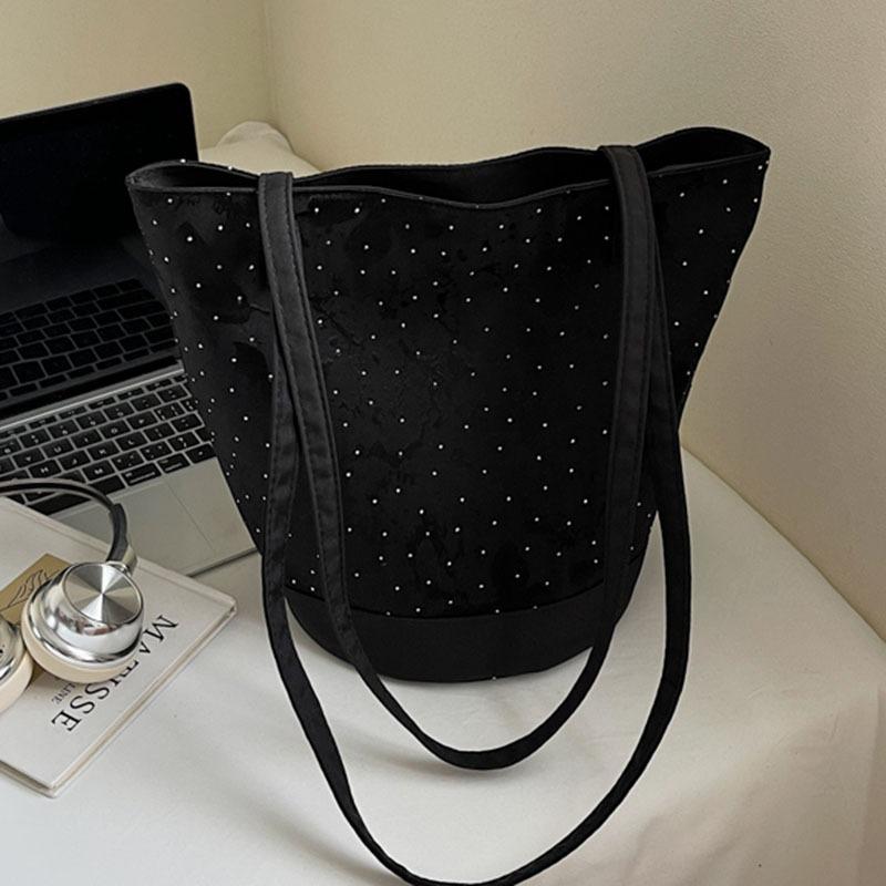 

Canvas bag women s large-capacity new summer versatile shoulder bag rivet premium bucket bag чёрный