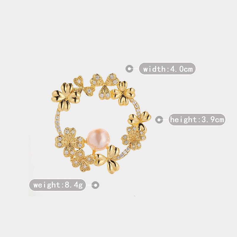 Bo Xin Yun Zirconia Wreath Brooch with Freshwater Pearl