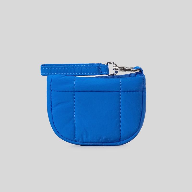 

This Niche Design Small Square Bag Is A Versatile Coin Purse and A Fashionable Earphone Hanging Bag синій
