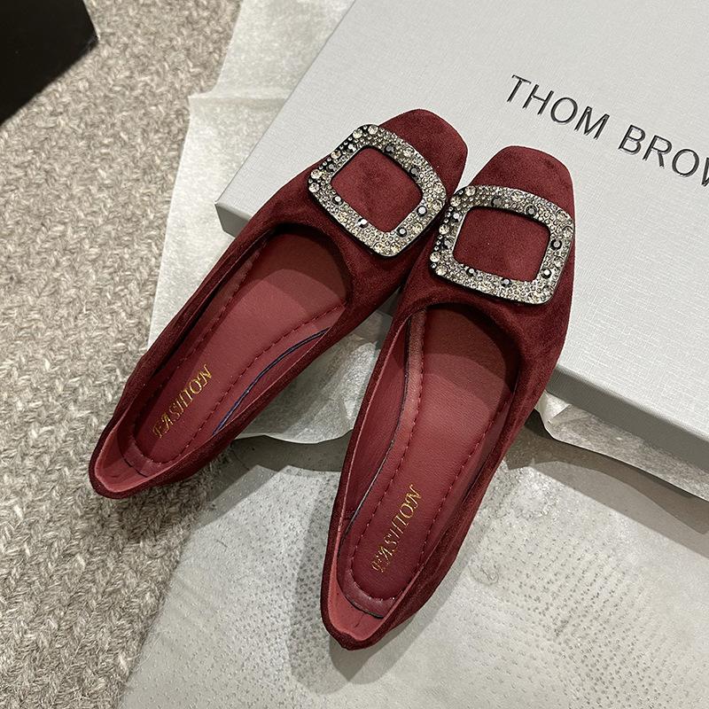 Korean Version of Rhinestone Shallow Mouth Single Shoes Women's Spring and Autumn 2025 New French Temperament Fairy with Skirt Flat Bottom Evening Sho