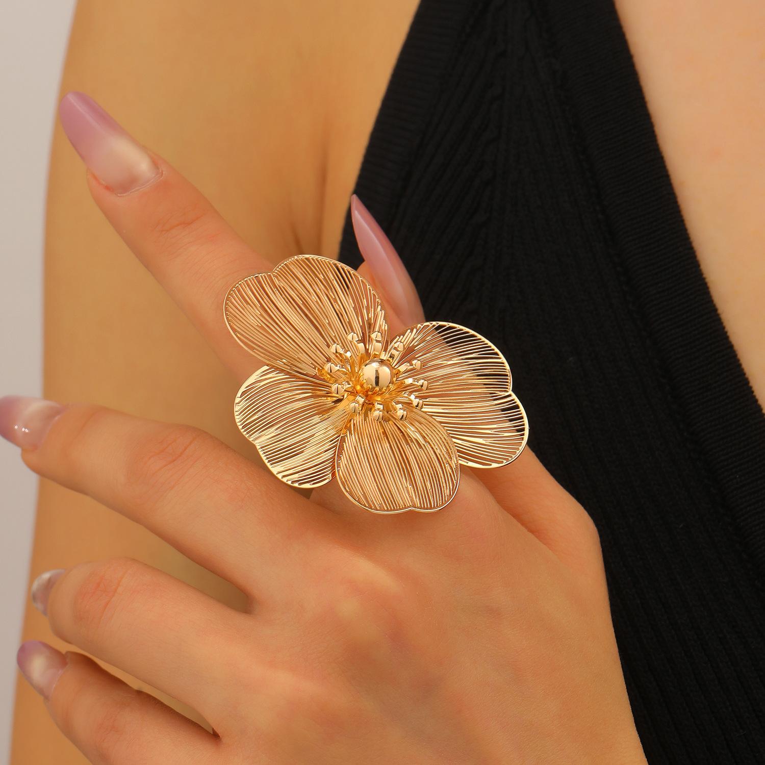 

French Elegant Vintage Court Style Golden Flower Earrings Necklace Ring Minimalist Luxury Jewelry 1