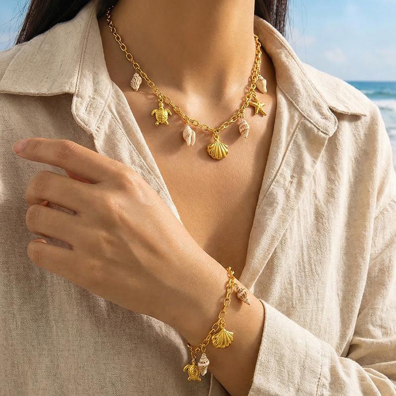 Geometric Shell Pendant Necklace For Women With Stainless Steel Chain For Daily Wear