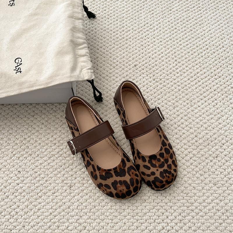 Korean Version of Round Head Suede with Single Shoes Women's 2025 New Autumn Retro Leopard Print Fashionable Mary Jane Small Leather Shoes