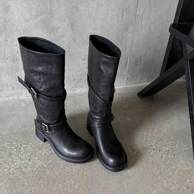 

Осенне-зимние женские ботинки Мартин с широким голенищем, однотонные, на среднем каблуке, больших размеров, универсальные, на резиновой платформе 40 чёрный