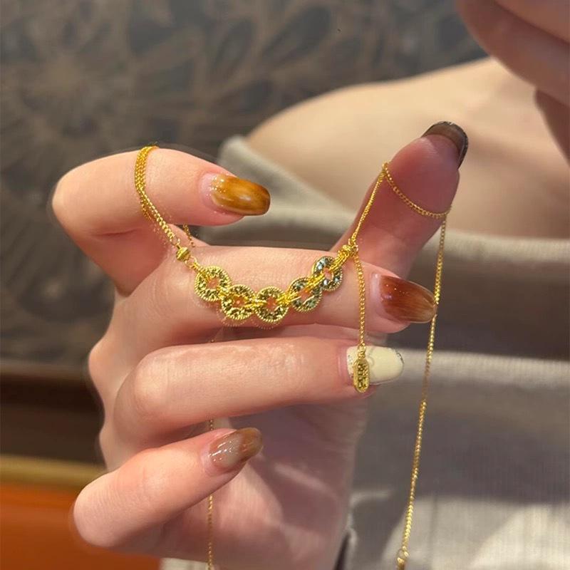 Zarif Retro Kırık Buz Beş İmparator Madeni Para Kolye: Zarif, Parlak, Çok Yönlü Köprücük Kemiği Zinciri