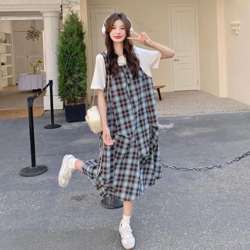 

Stylish Summer Maternity Dress: French Patchwork, Flaw-Hiding, Slimming, Casual Medium