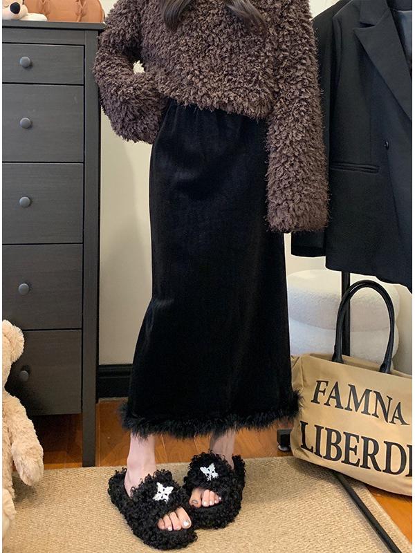 Plus Size Velvet Fur-Trimmed High-Waist Slit Skirt
