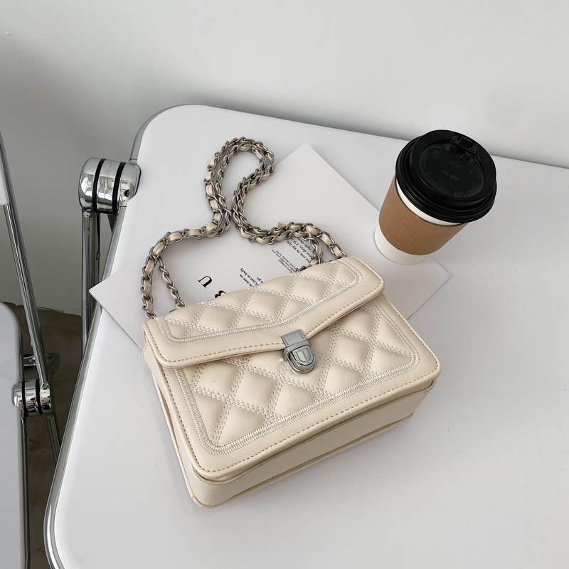 

Retro Chic Lightweight Crossbody Bag - Versatile Woven Chain Square Shoulder Bag One Size грязно-белый