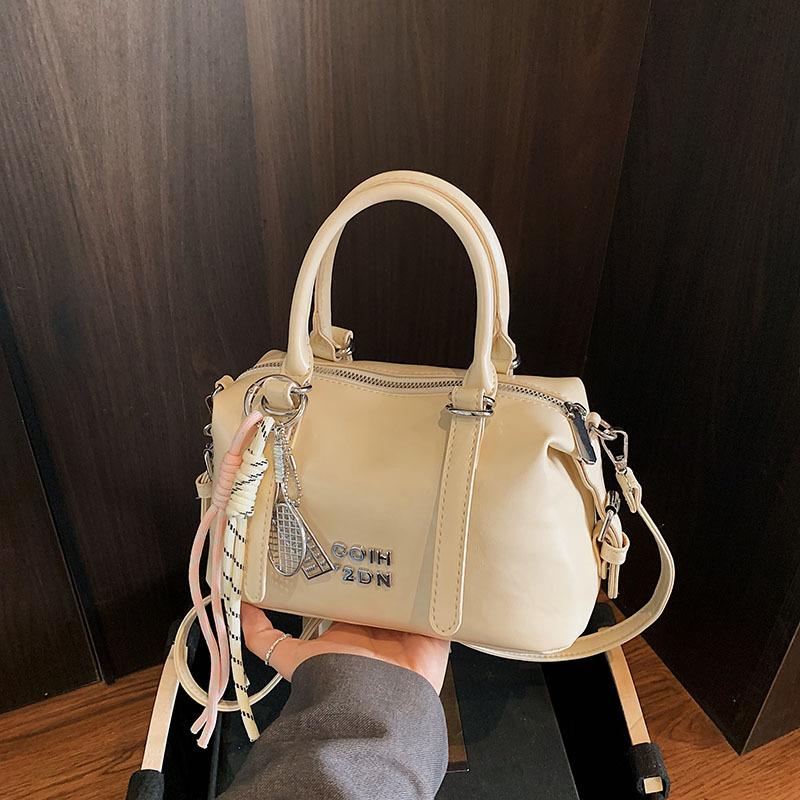 High-end foreign-style small bag women's 2025 new fashion versatile messenger bag popular portable Boston bag