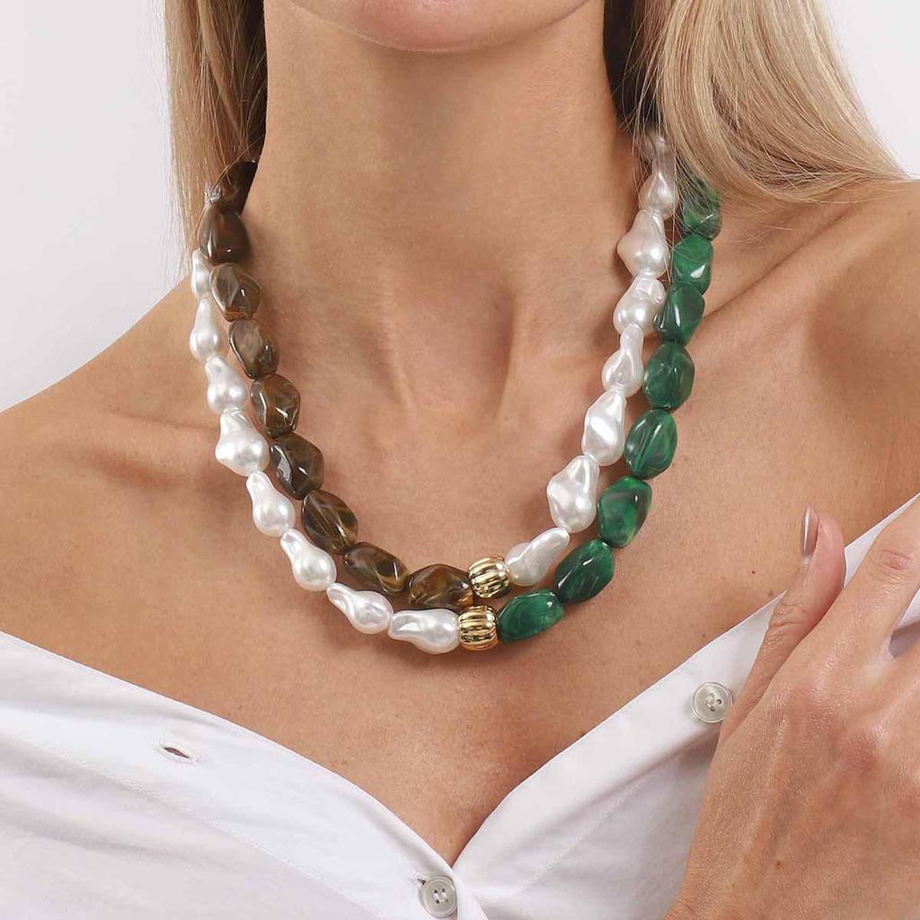 Retro Color Block Beaded Geometric Necklace with Pearl Resin Clavicle Chain