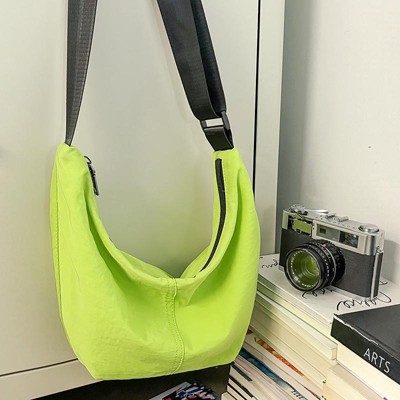 Crossbody bag women's shoulder bag large capacity 2025 summer new bag fashion dumpling bag trend simple cloth bag