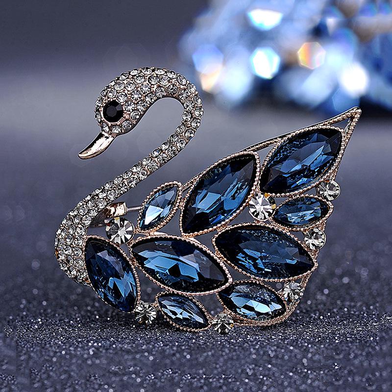 

Korean Style Swan Animal Brooch with Faux Crystals - Women s Fashion Pin Accessory