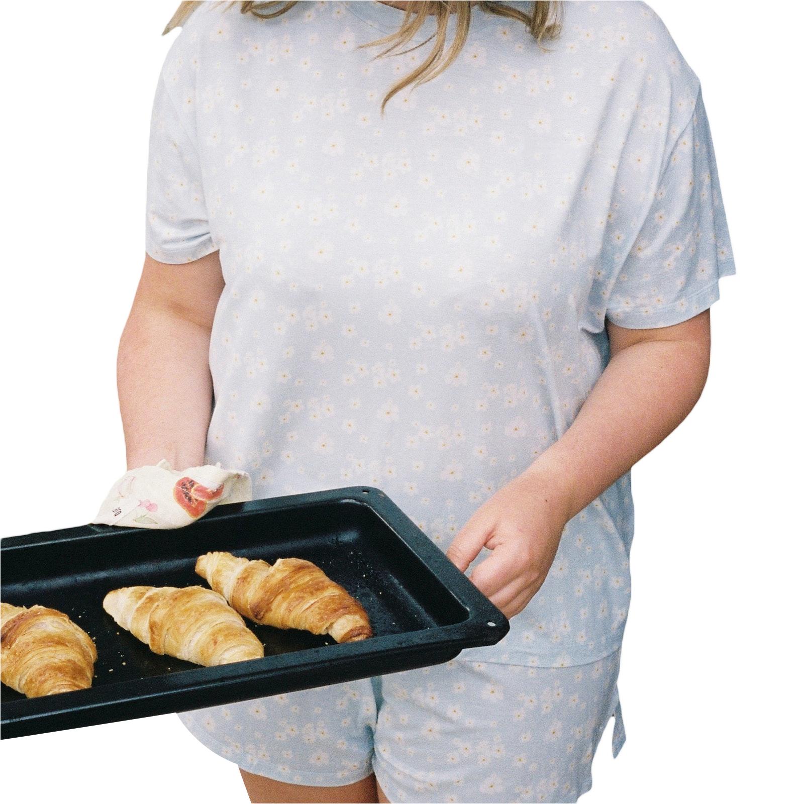 

Женский пижамный комплект, летний, с принтом клубники, с круглым вырезом, длинными рукавами, свободными топами и брюками на эластичном поясе, комплект из 2 предметов, домашняя одежда для отдыха L