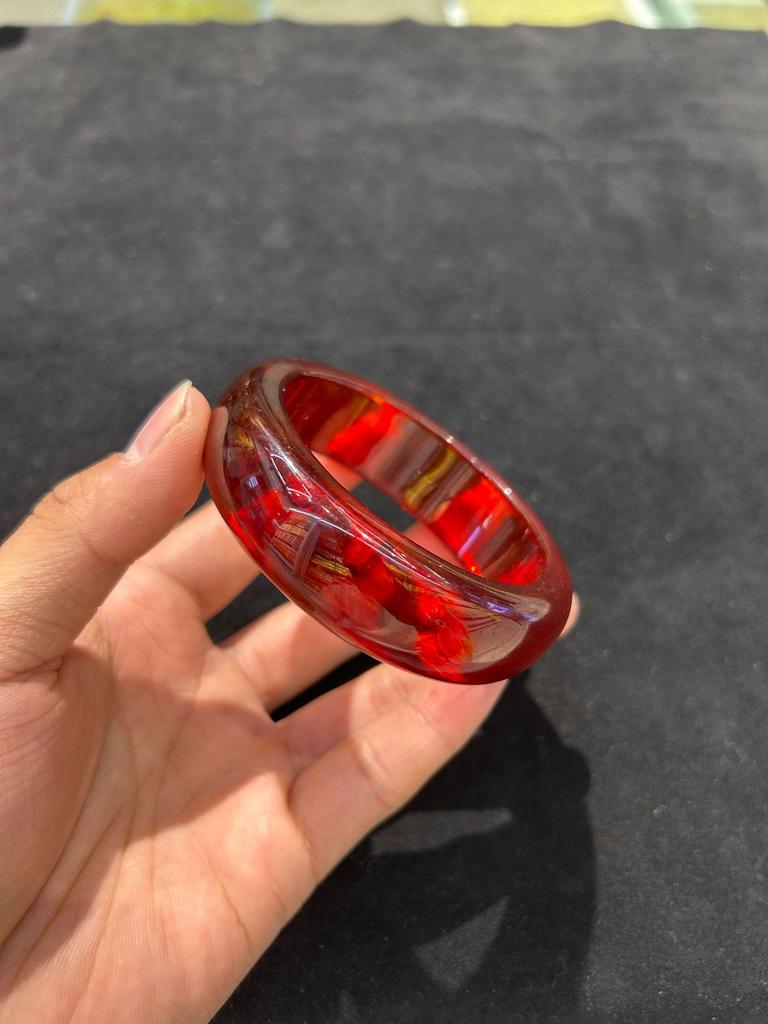 Translucent Burgundy Resin Bangle: Women's Retro Imitation Amber Jewelry