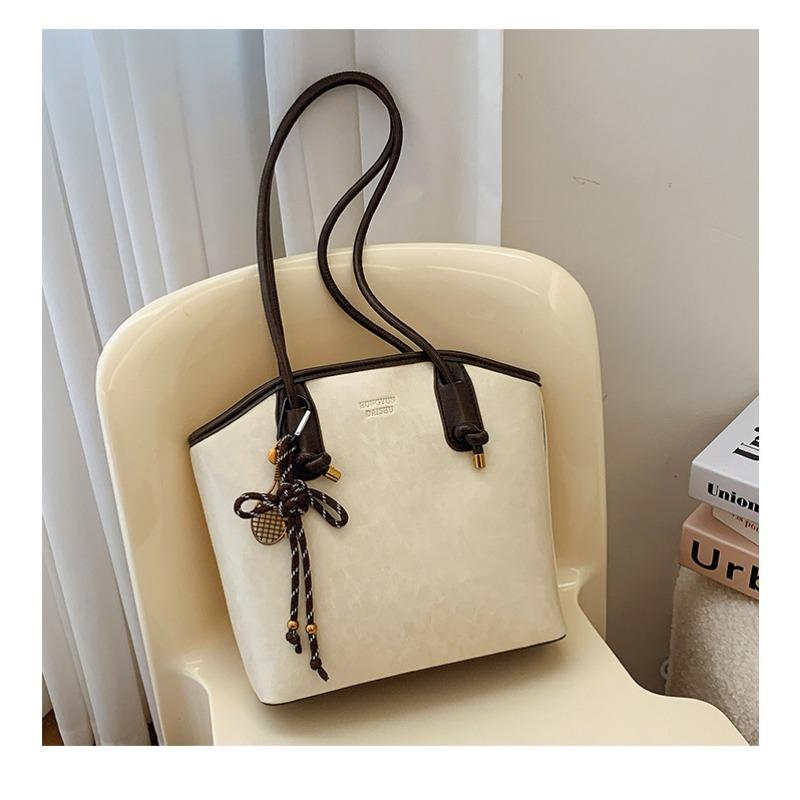 Exquisite retro tote bag women's new large-capacity commuter bag versatile casual shoulder shopping bag