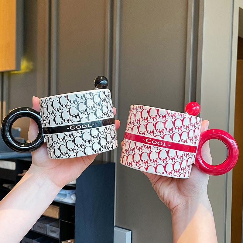 Souvenirs for Girls High End Ceramic Mug with Lid Couple Water Cup Creative Practical Cup Men Coffee Cup Gift