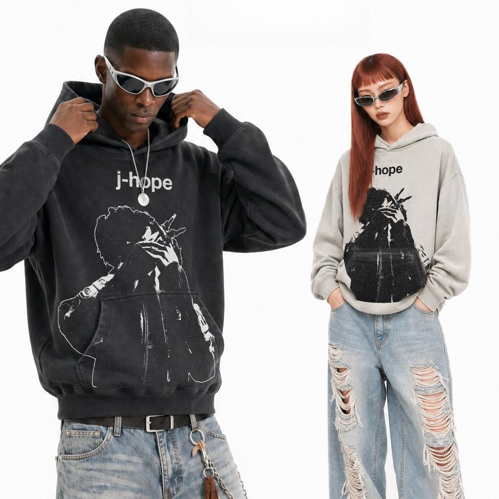 “J-Hope” Grafische Print Hoodie — Vintage Gewassen Pullover, Oversized Unisex Streetwear Sweatshirt voor Mannen Vrouwen (Herfst/Winter Collectie)