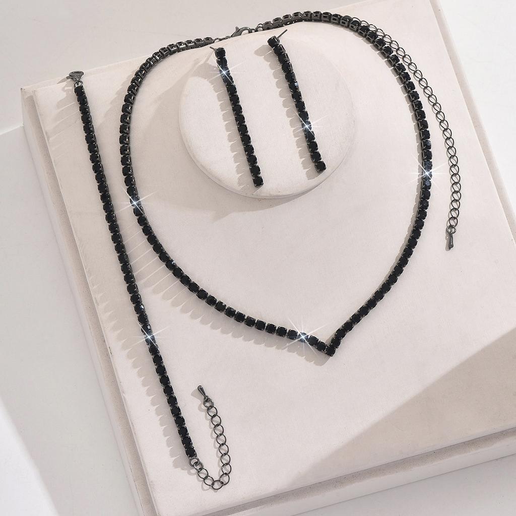 Personality And High Sense Versatile Claw Chain Necklace Stud Earrings Bracelet Three-Piece Set