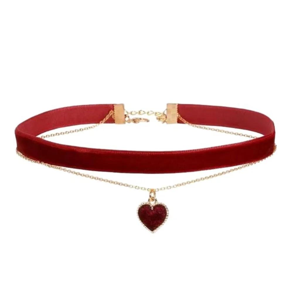

Sweet and Cute Black Velvet Ribbon Double-layer Heart-shaped Pendant Choker Neckband Necklace for Women Jewelry красный