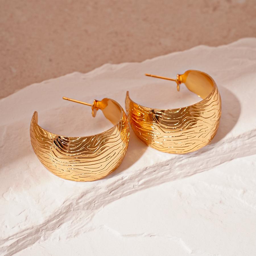 Heavy industry wide-sided C-shaped geometric stud earrings exaggerated high-end simple niche earrings