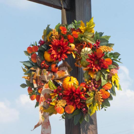 18 Zoll Herbstkranz für Haustür Künstlicher Kürbiskranz mit Dahlienbeeren und Schleife Großer Herbstkranz für Thanksgiving Bauernhaus Innen Außen