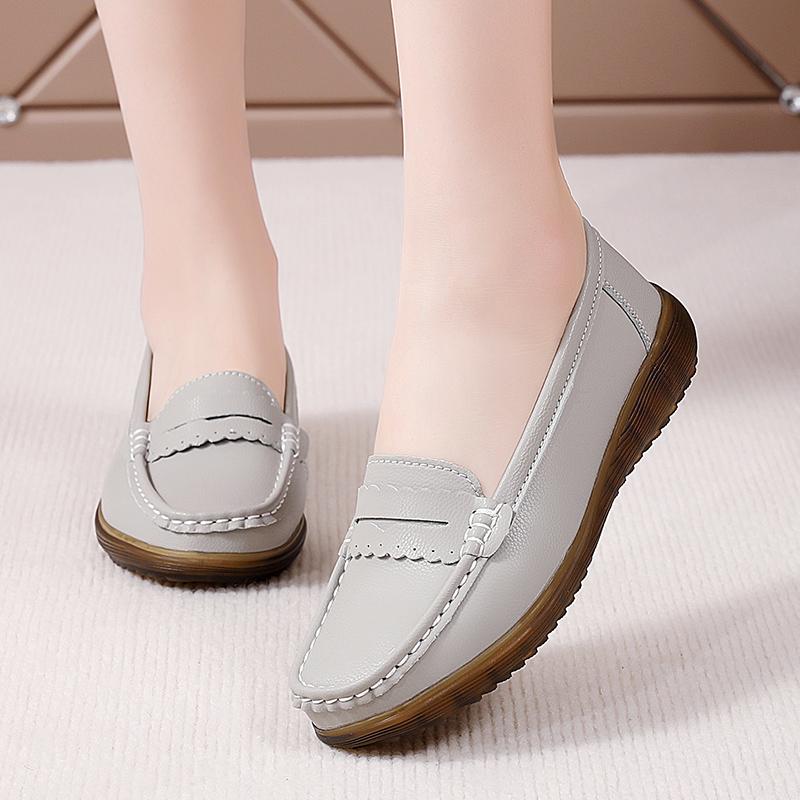 Women's Moccasins Casual Slip on Loafers Lady Summer Breathable Minimalist Flats Soft Walking Shoes for Mother
