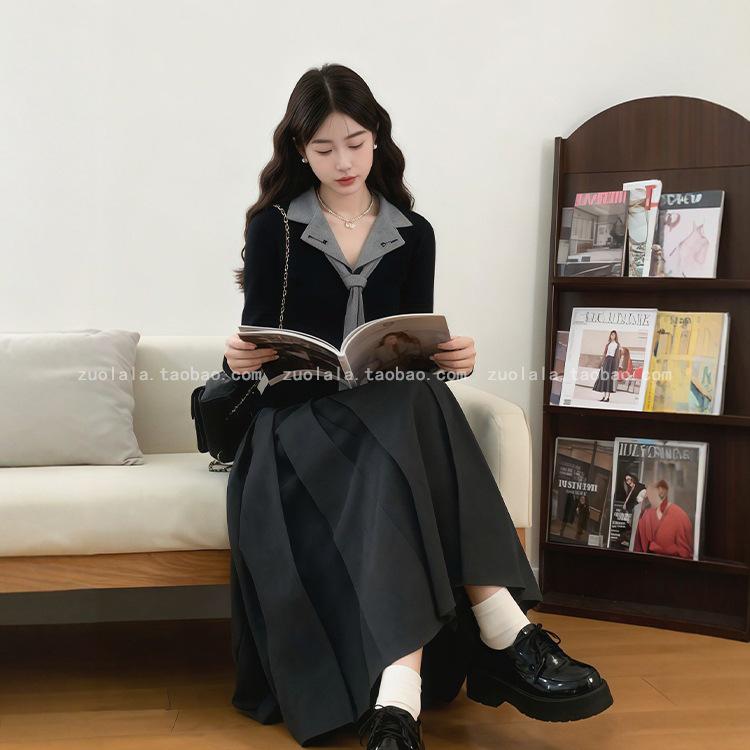 Stylish Korean Plus Size Autumn Set: Faux Two-Piece Top & Pleated Skirt - Age-Defying Fashion for Women